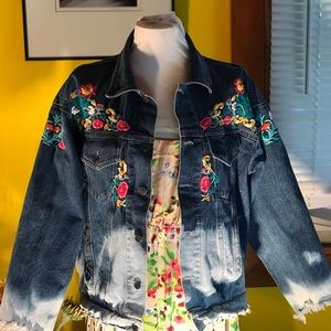 Vintage Mod Embroidered stonewashed Jean Jacket